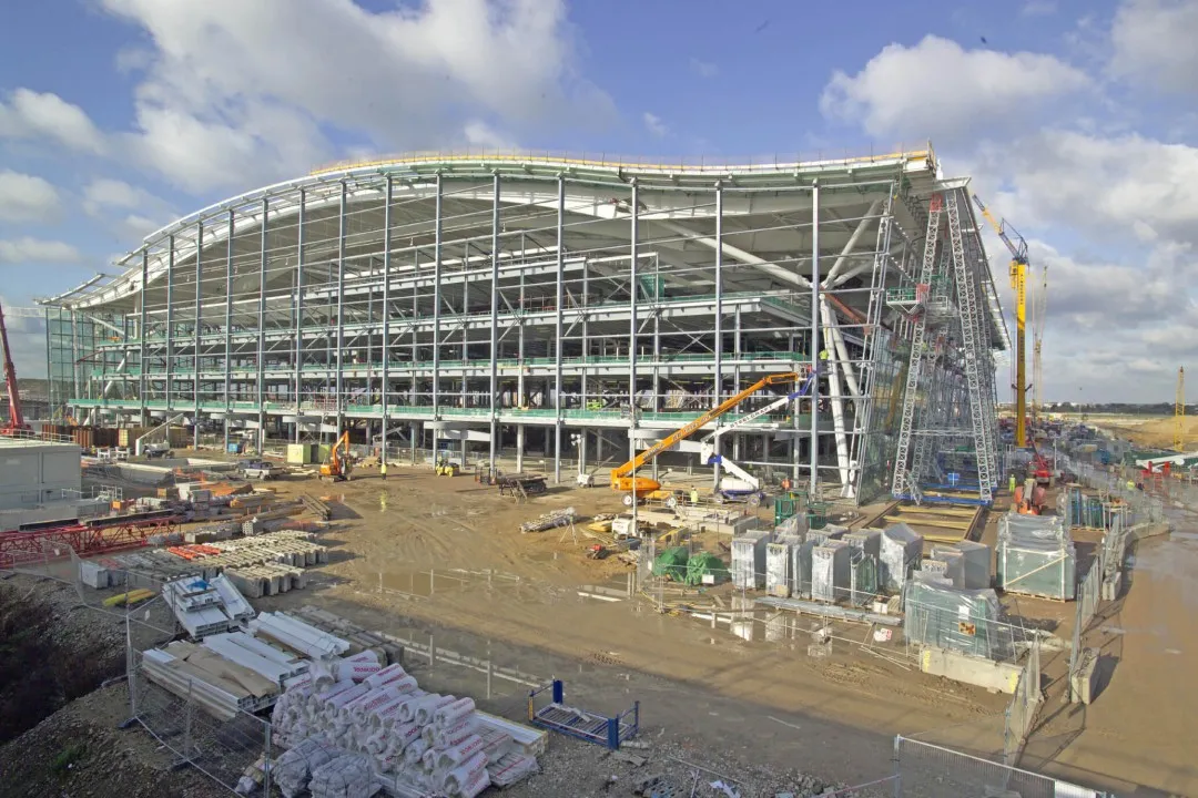 From Vision to Reality: Navigating Project Success with 'How Big Things Get Done'